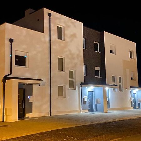 Penthouse West S Apartamento Varaždin Exterior foto