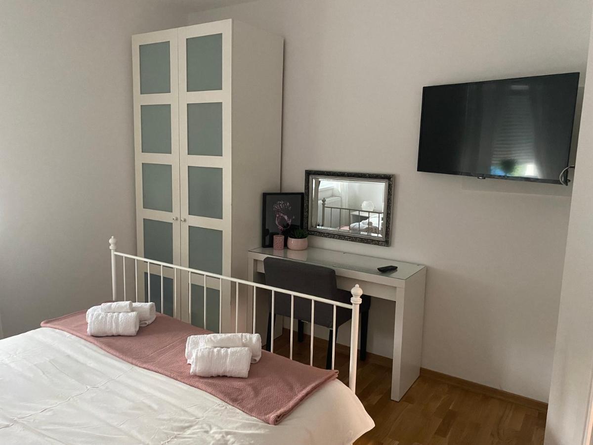 Penthouse West S Apartamento Varaždin Exterior foto