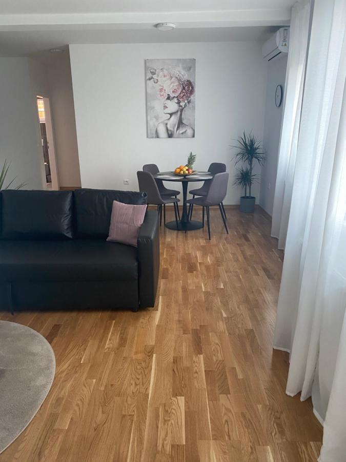 Penthouse West S Apartamento Varaždin Exterior foto